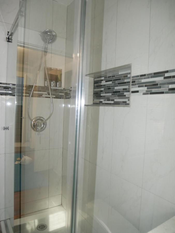Arrivals & Departures Bed & Breakfast Elizabeth Luaran gambar