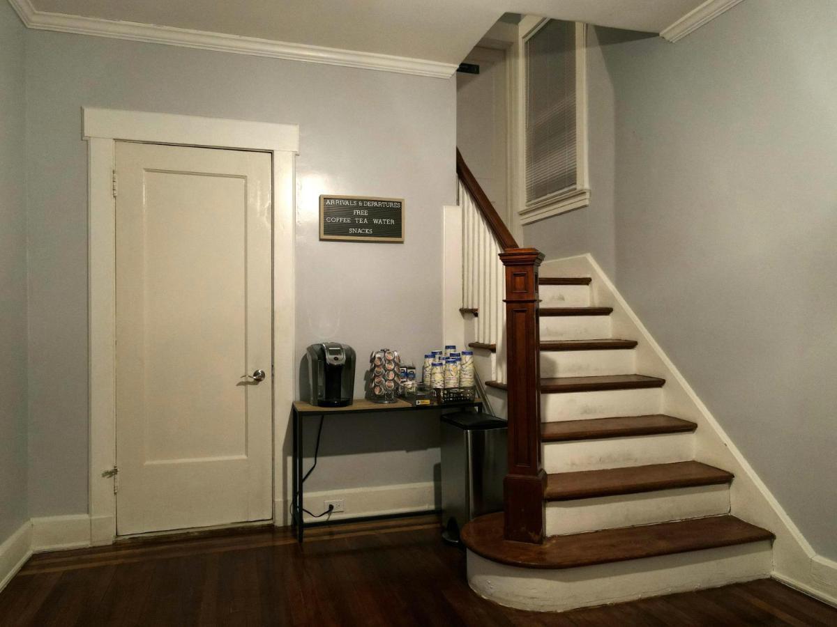 Arrivals & Departures Bed & Breakfast Elizabeth Luaran gambar